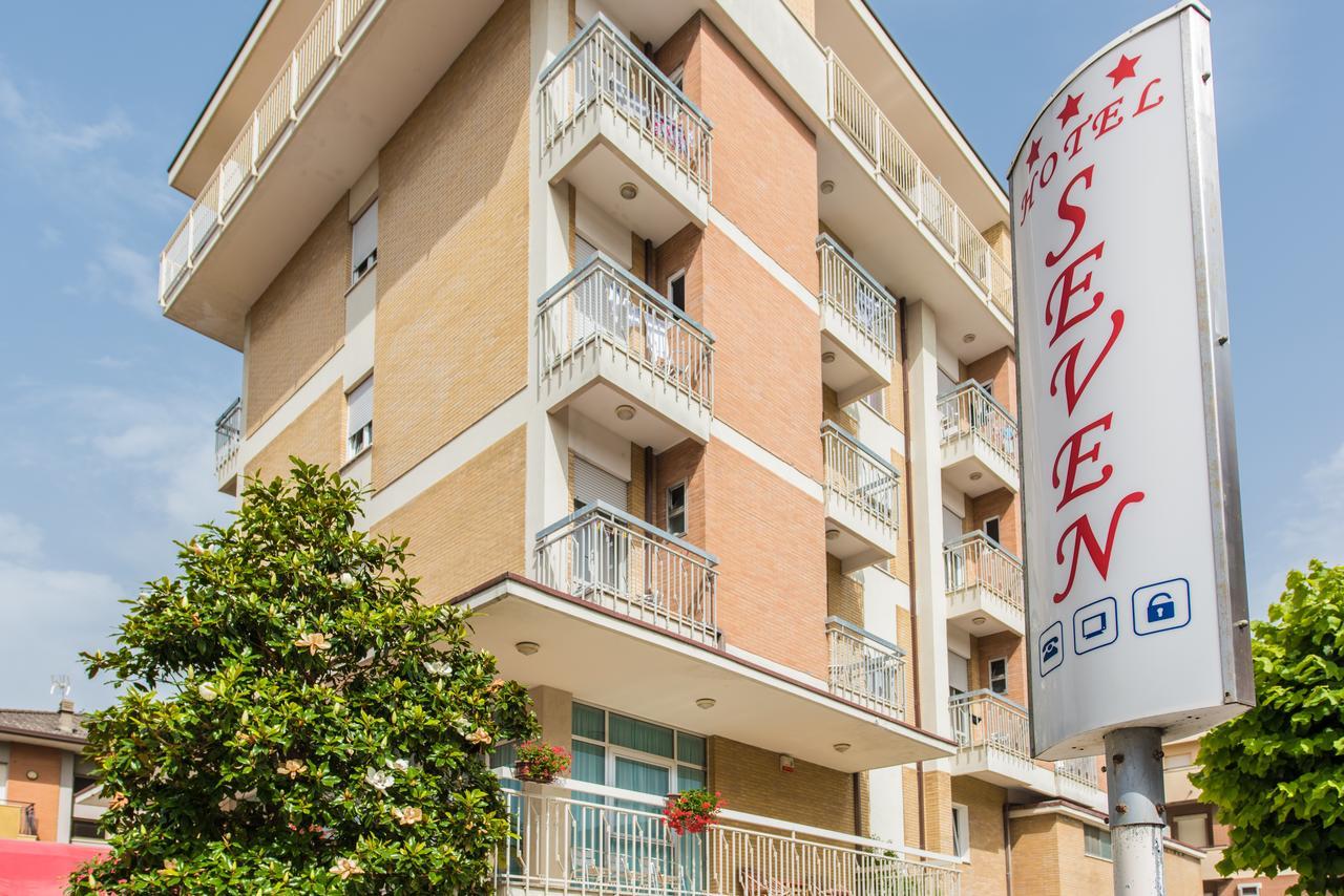 Hotel Seven Rimini Zewnętrze zdjęcie