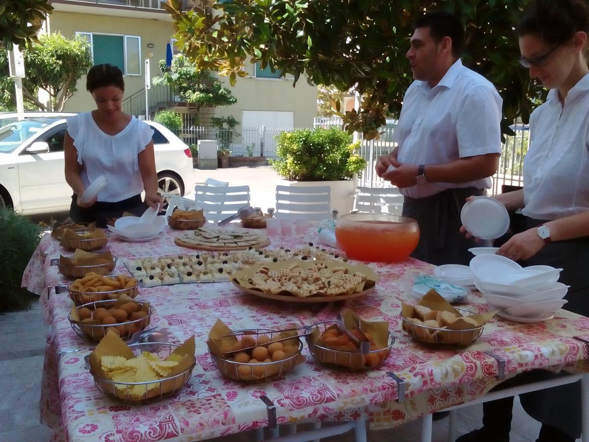 Hotel Seven Rimini Zewnętrze zdjęcie